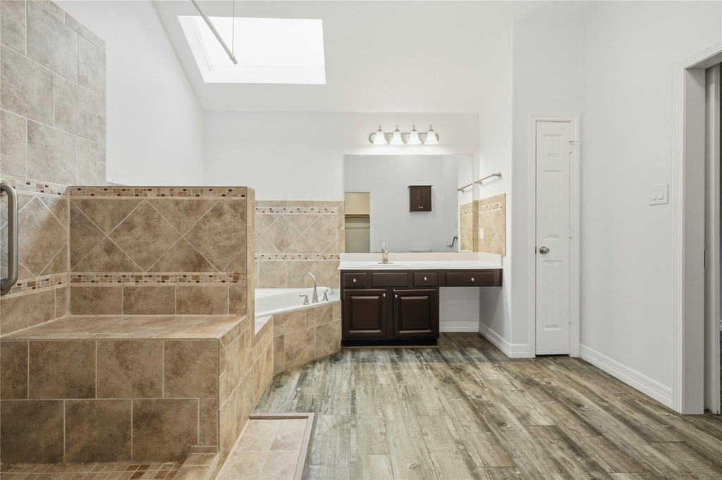 12242 Rutgers Park Court - Photo 18