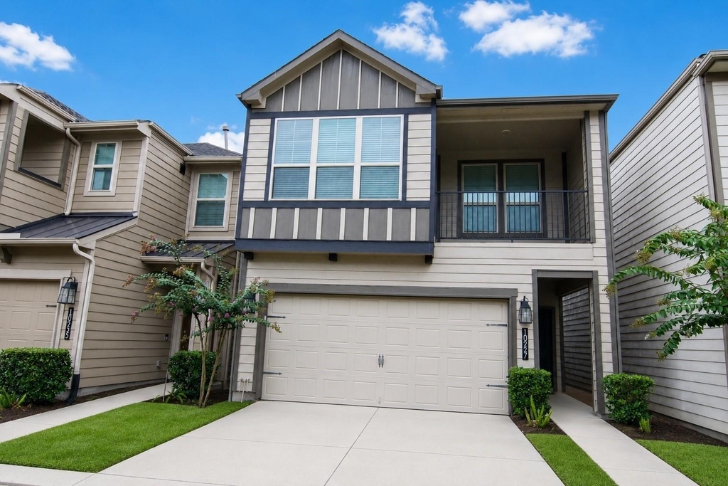 10957 Cannes Memorial Drive - Photo 0