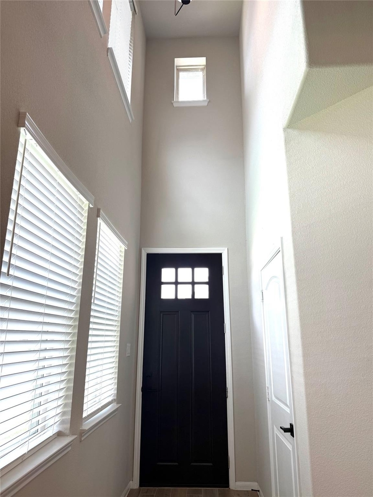 5504 Hyde Park Drive - Photo 3