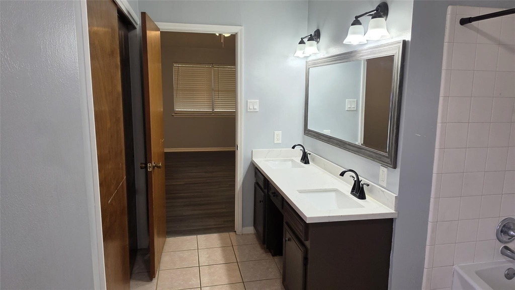 1502 Sudbury Drive - Photo 9
