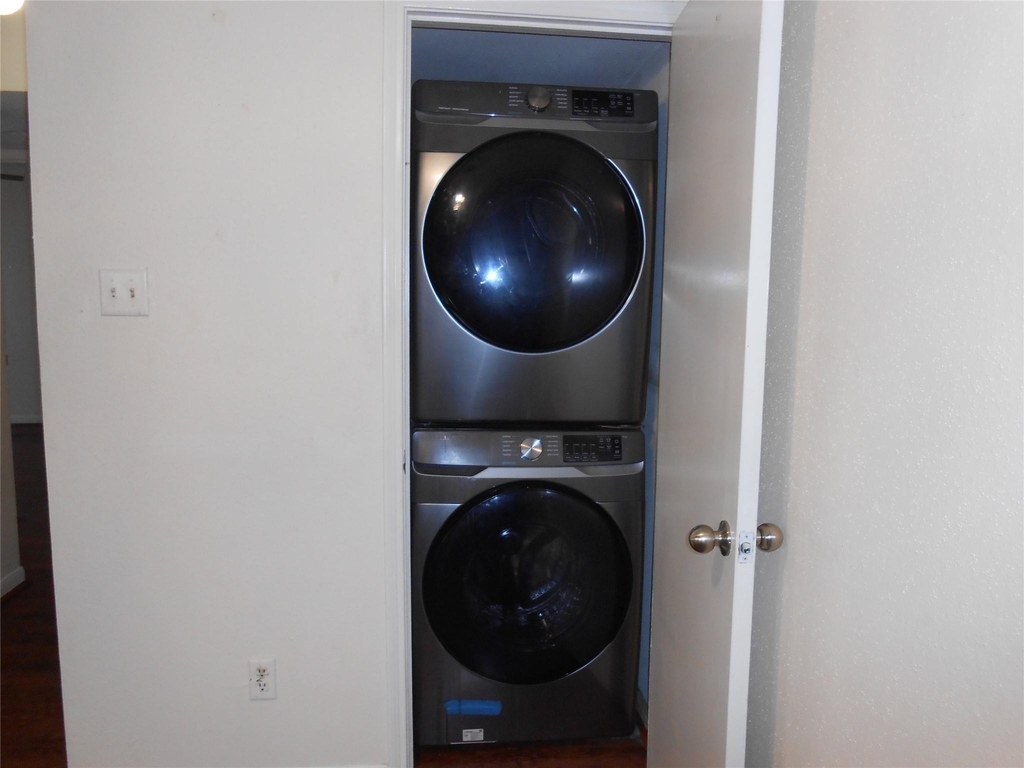 2750 Holly Hall Street - Photo 6