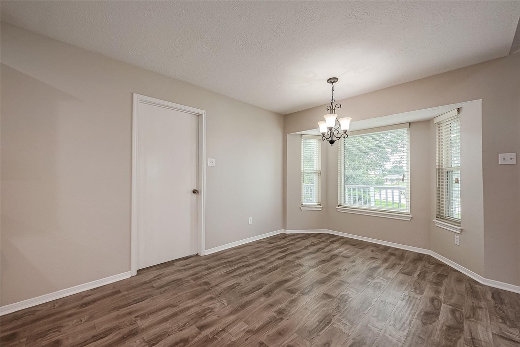 131 Cove Circle - Photo 8