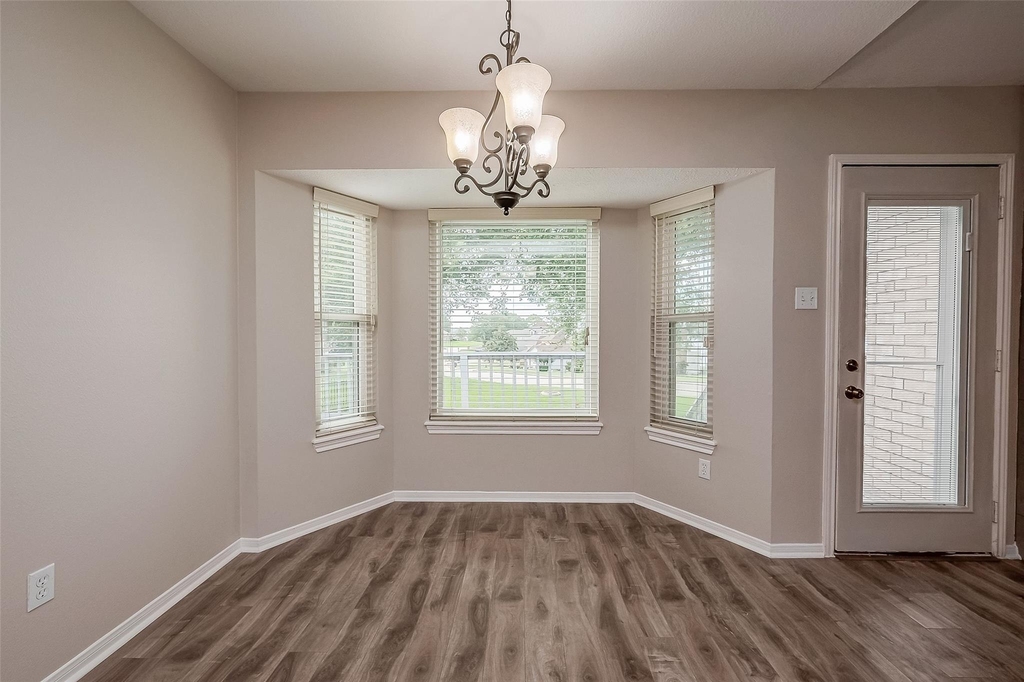 131 Cove Circle - Photo 17