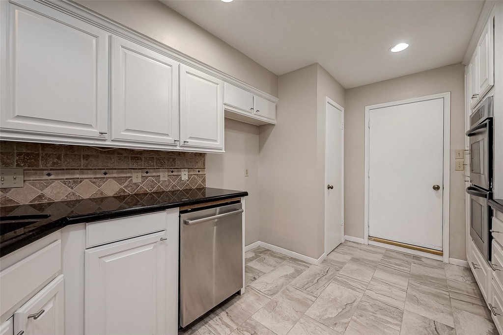 131 Cove Circle - Photo 16
