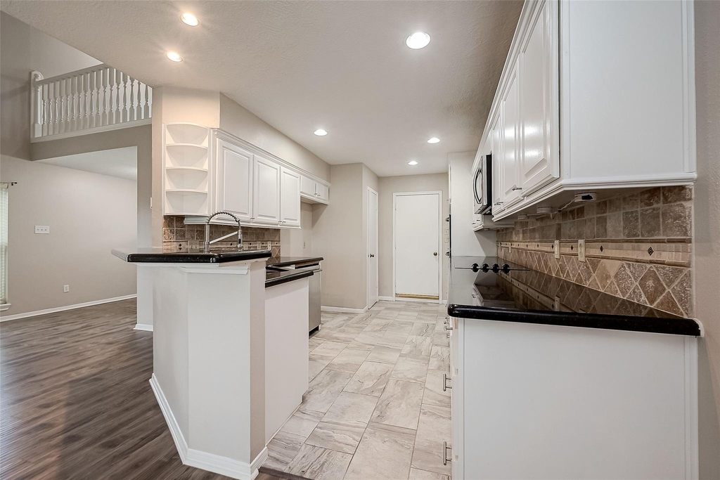 131 Cove Circle - Photo 11