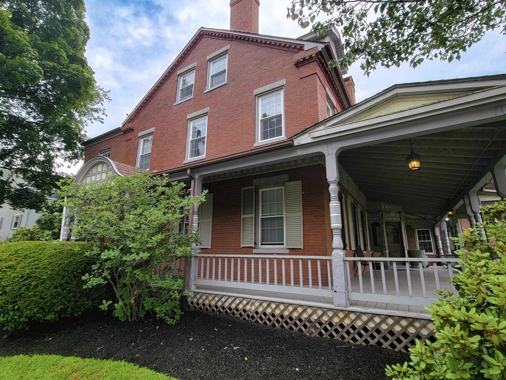 713 Central - Photo 1