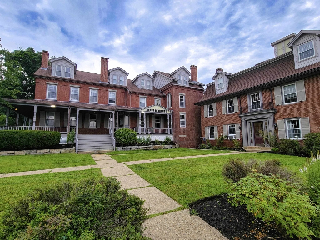 713 Central - Photo 0