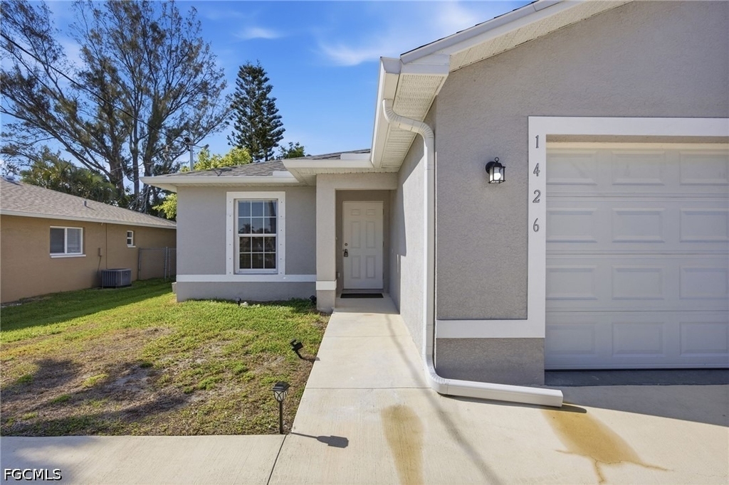 1426/1428 Cape Coral Parkway W - Photo 4