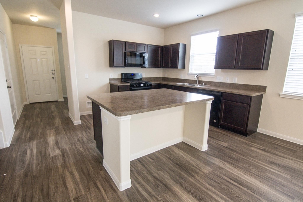 29634 Woodsons Shore Drive - Photo 1