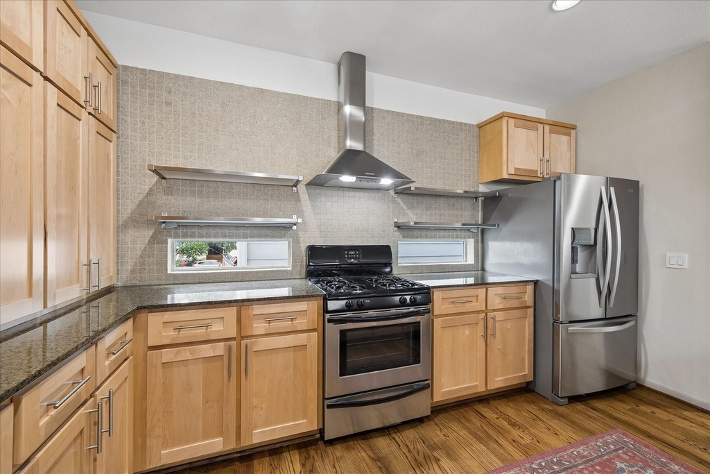 5218 Petty Street - Photo 2