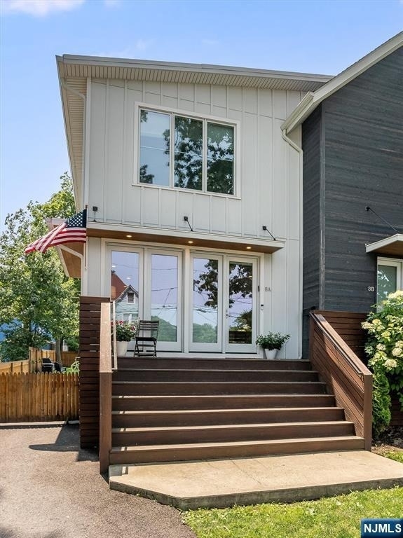 8 Willard - Photo 1