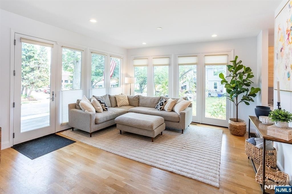 8 Willard - Photo 3