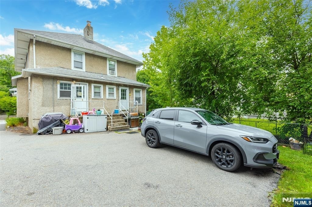 139 Van - Photo 16