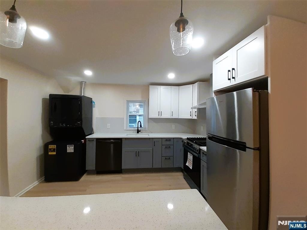 213 Elm - Photo 1