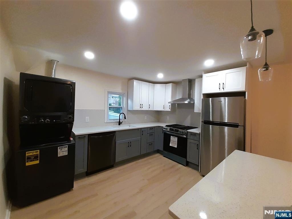 213 Elm - Photo 2