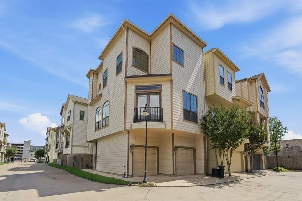 836 Garden Oaks Terrace - Photo 0