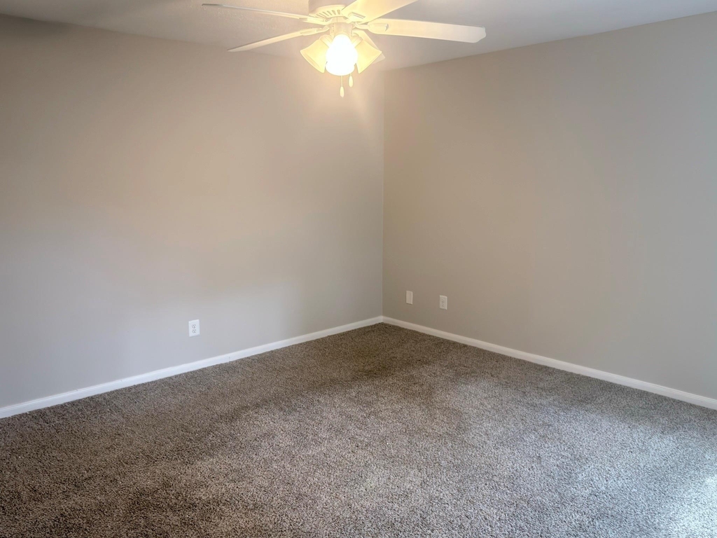11923 Lakewood West Drive - Photo 3