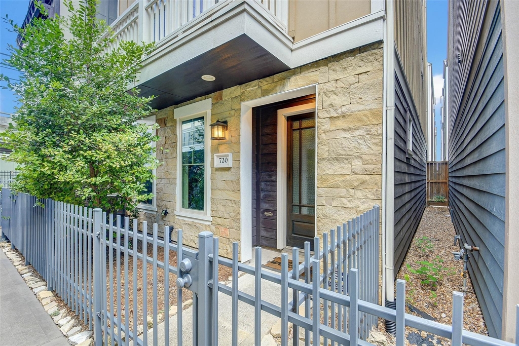 720 N Shepherd Drive - Photo 3