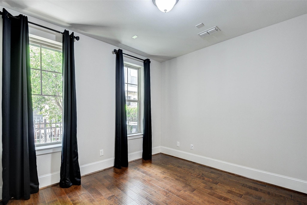 720 N Shepherd Drive - Photo 30