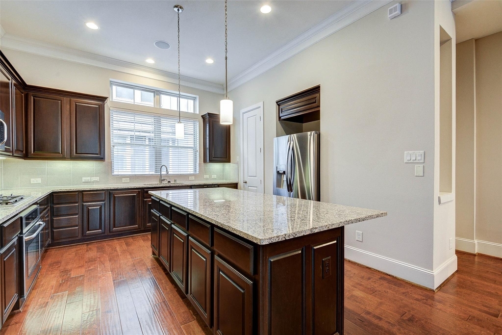 720 N Shepherd Drive - Photo 10