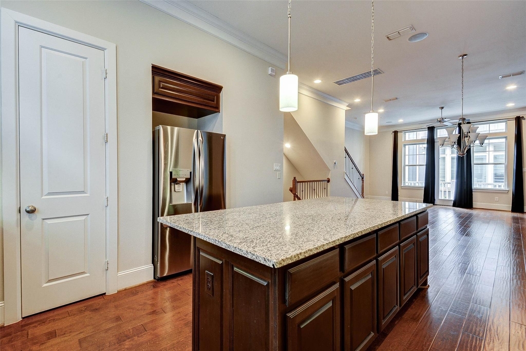 720 N Shepherd Drive - Photo 11