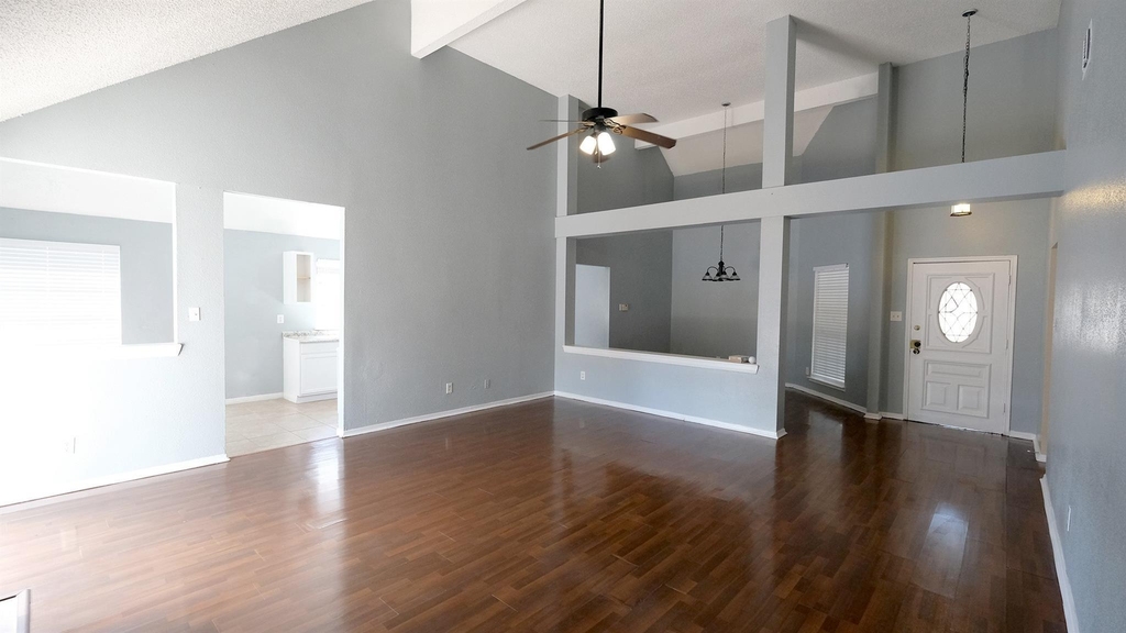 1203 Beckwood Circle - Photo 2