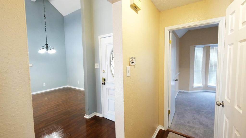 1203 Beckwood Circle - Photo 11