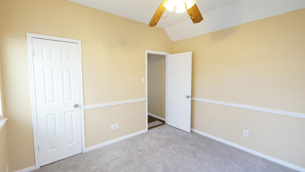 1203 Beckwood Circle - Photo 21