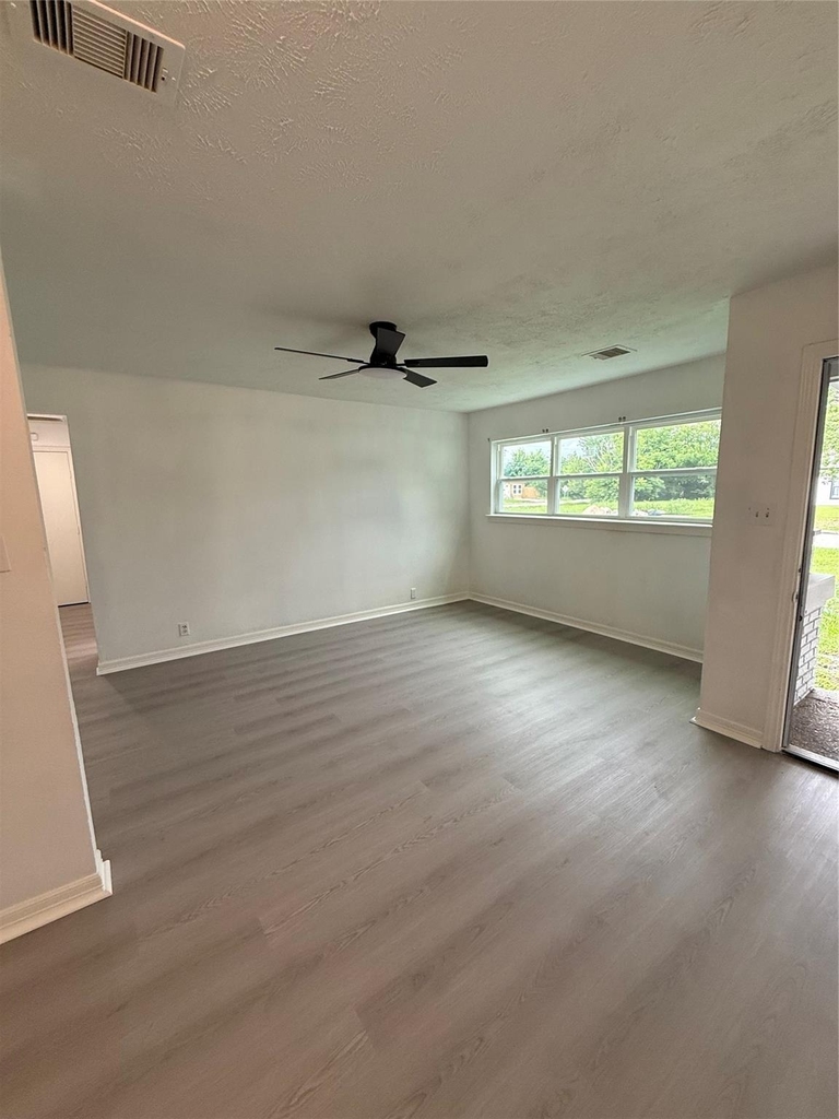 10205 Sierra Drive - Photo 2
