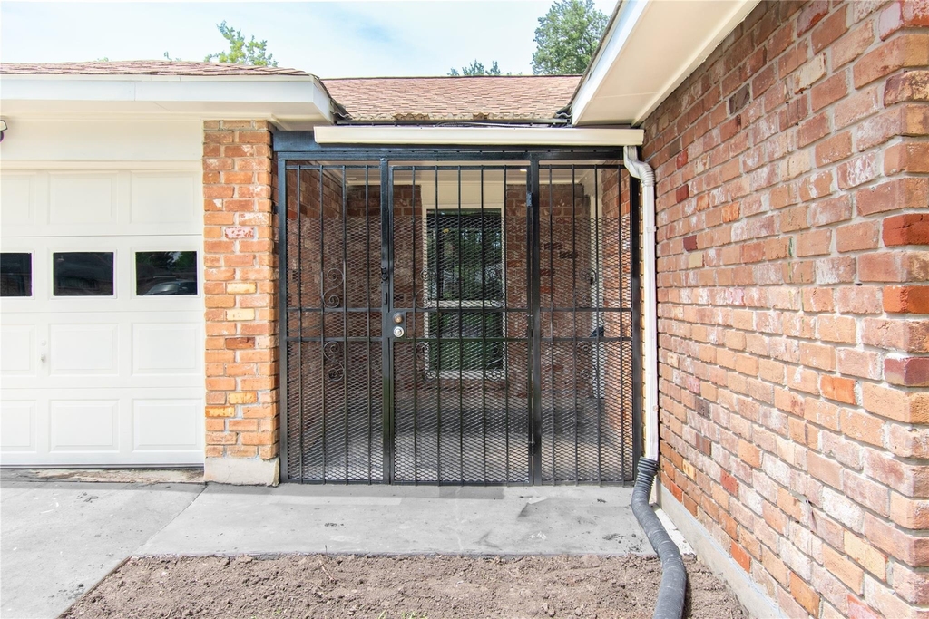 11026 Sandstone Street - Photo 2