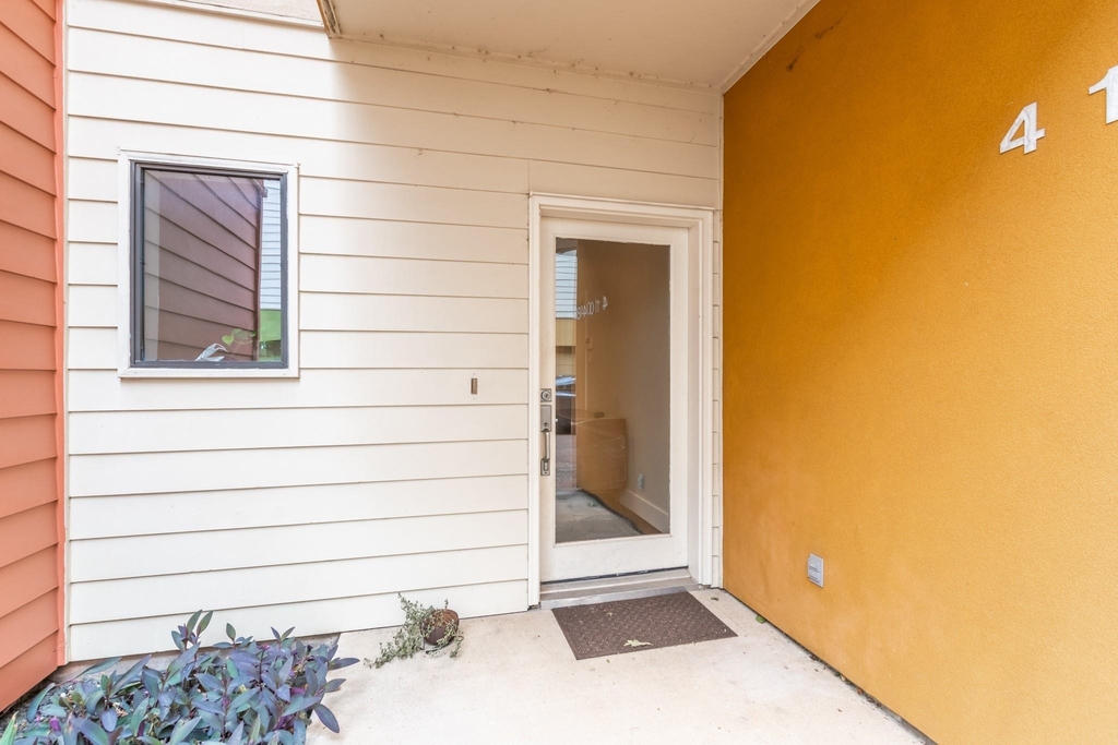4104 Spencer Street - Photo 1