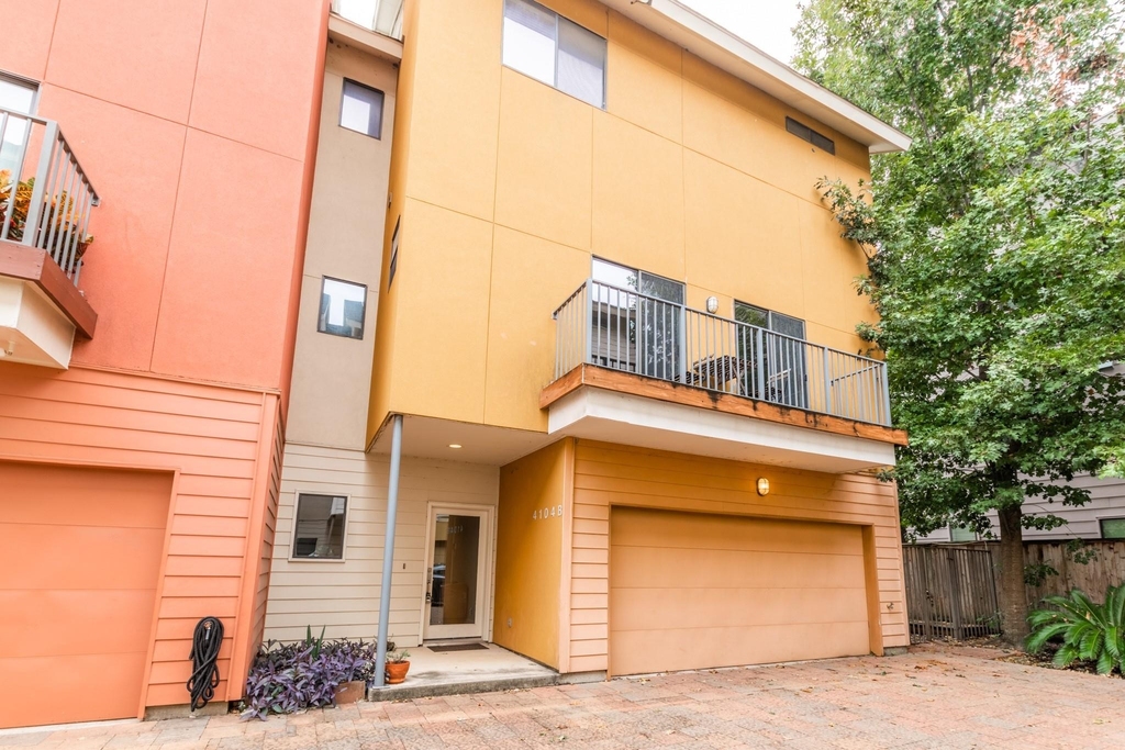 4104 Spencer Street - Photo 0