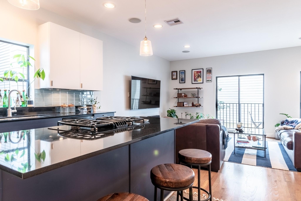 4104 Spencer Street - Photo 9