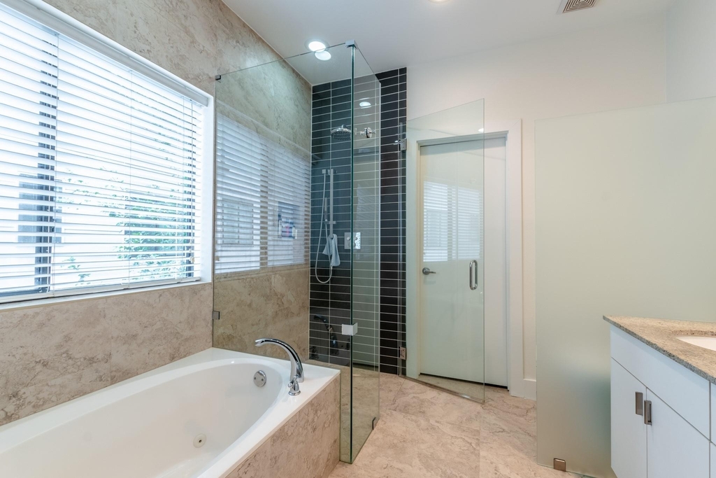 4104 Spencer Street - Photo 19
