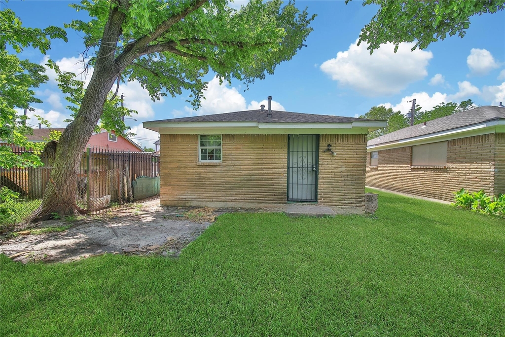 2315 Kabee Street - Photo 1