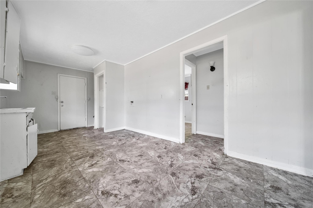 2315 Kabee Street - Photo 5