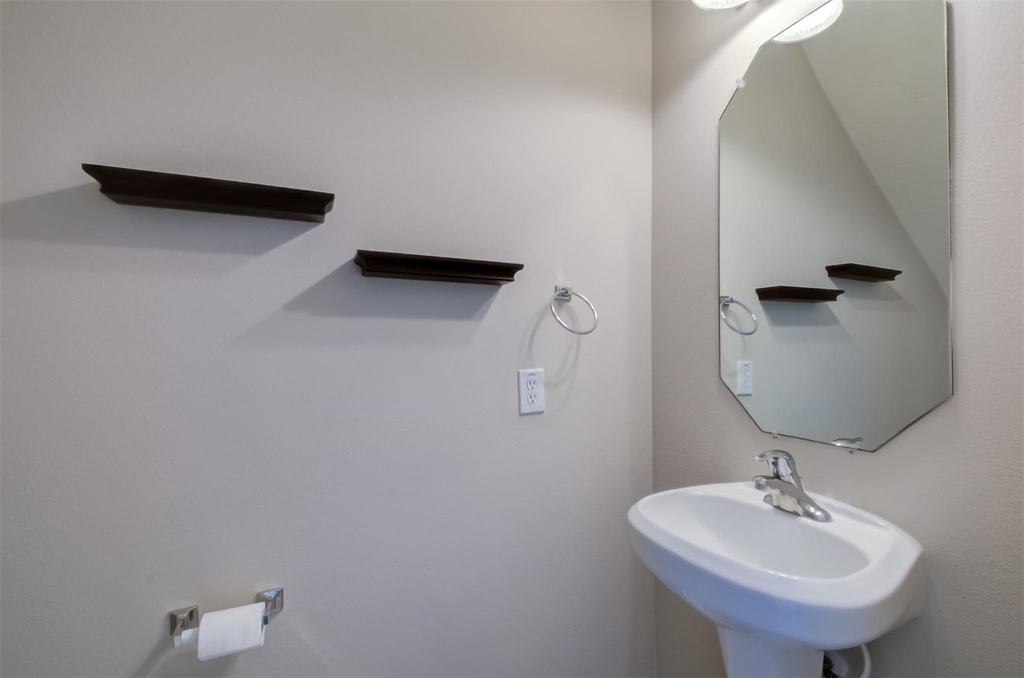 115 W Burberry Circle - Photo 3