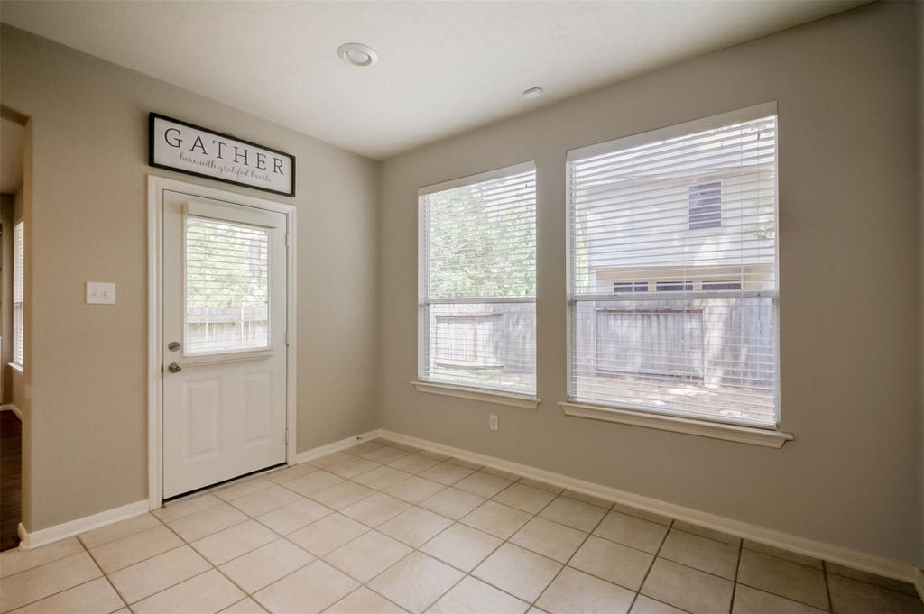115 W Burberry Circle - Photo 10
