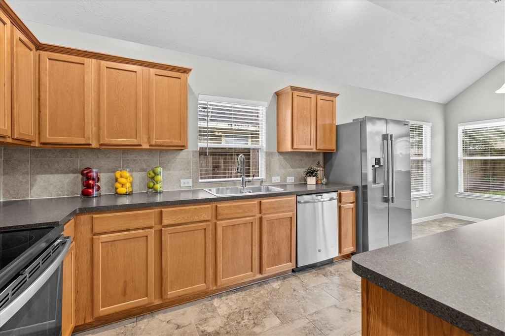 12719 Hart Hollow Lane - Photo 8