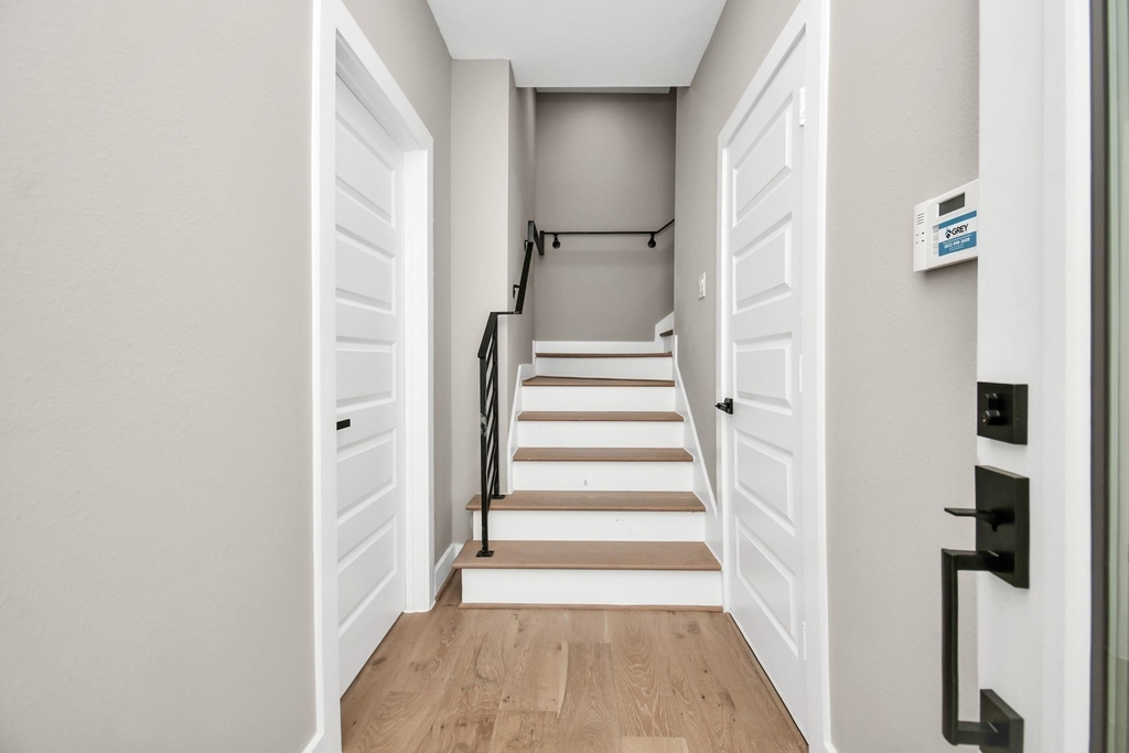 316 Thornton Road - Photo 4