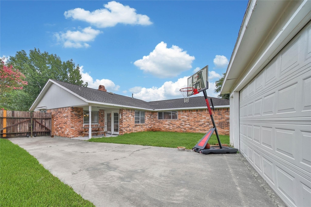 626 Park Knoll Lane - Photo 0