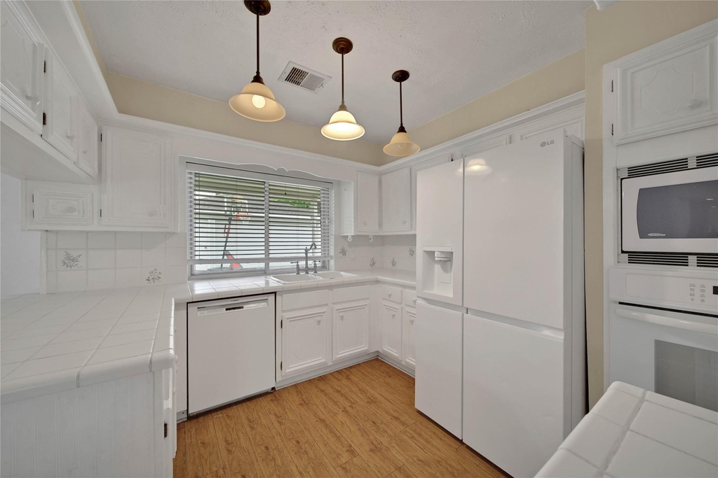626 Park Knoll Lane - Photo 8