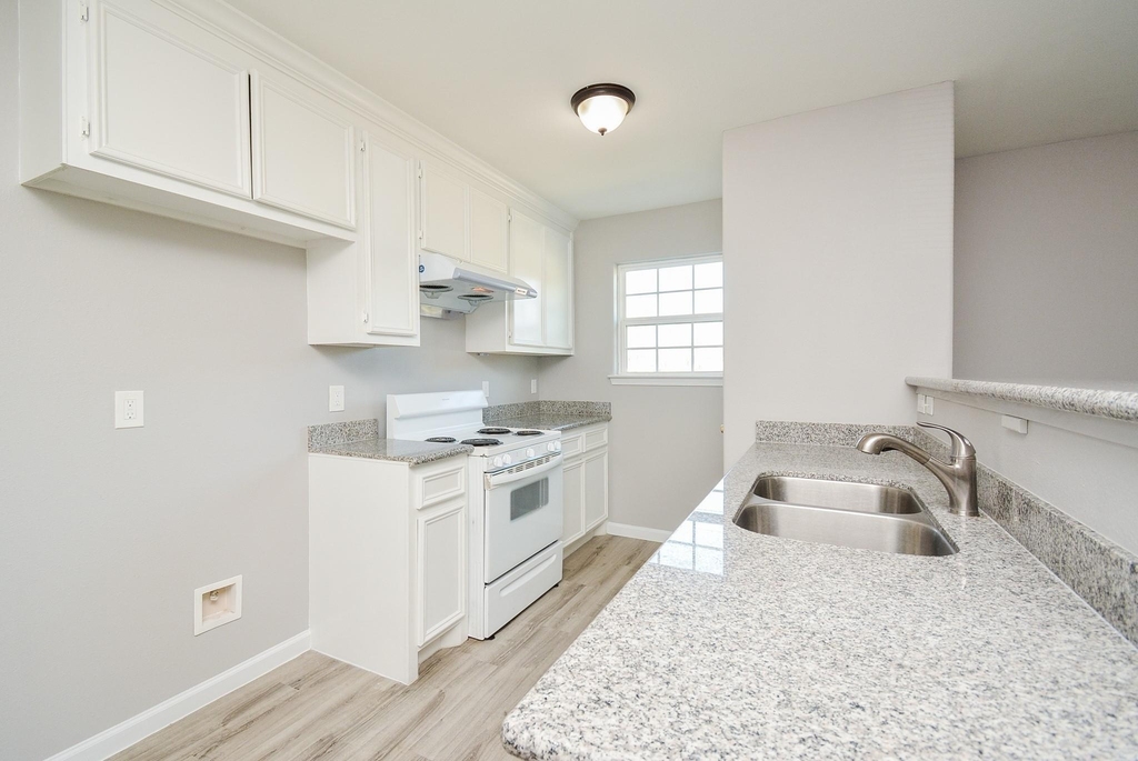 7611 Dyer Street - Photo 9