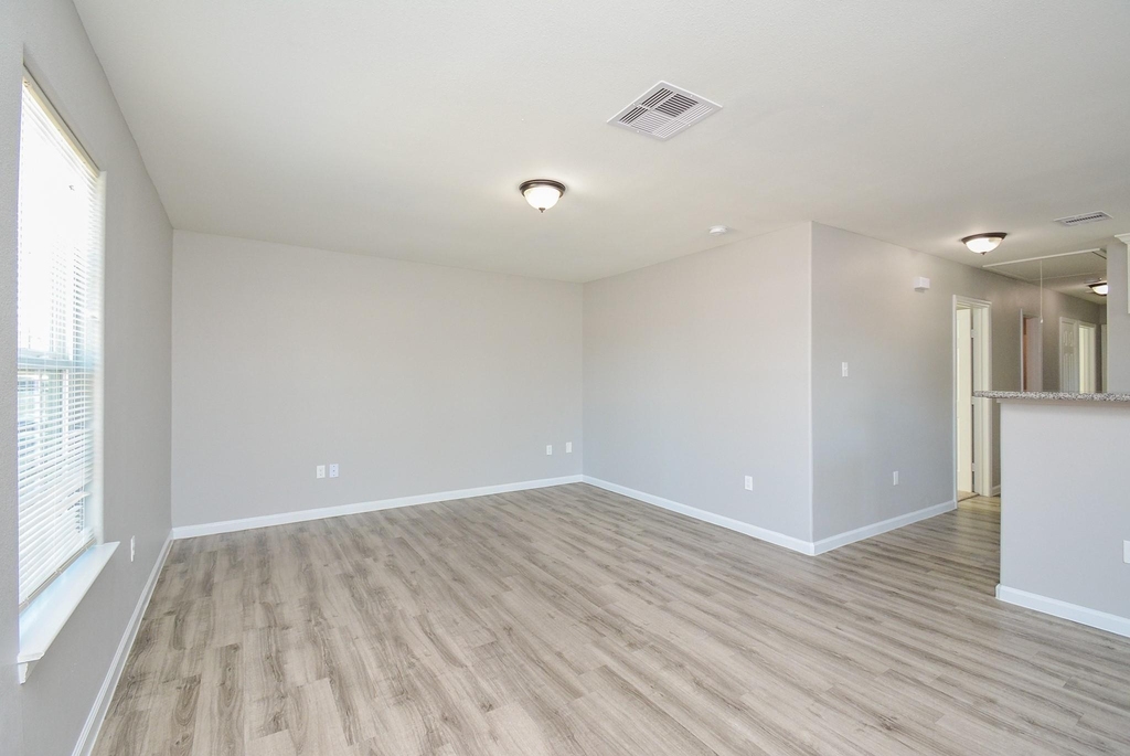 7611 Dyer Street - Photo 2