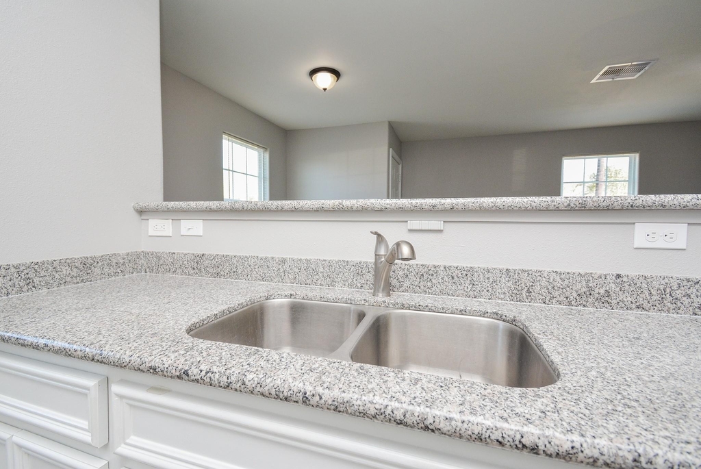 7611 Dyer Street - Photo 11