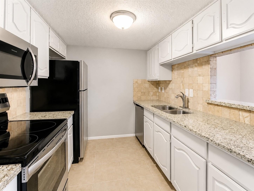1607 Alabama Street - Photo 3