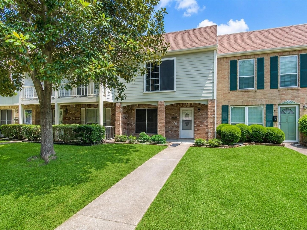1607 Alabama Street - Photo 1