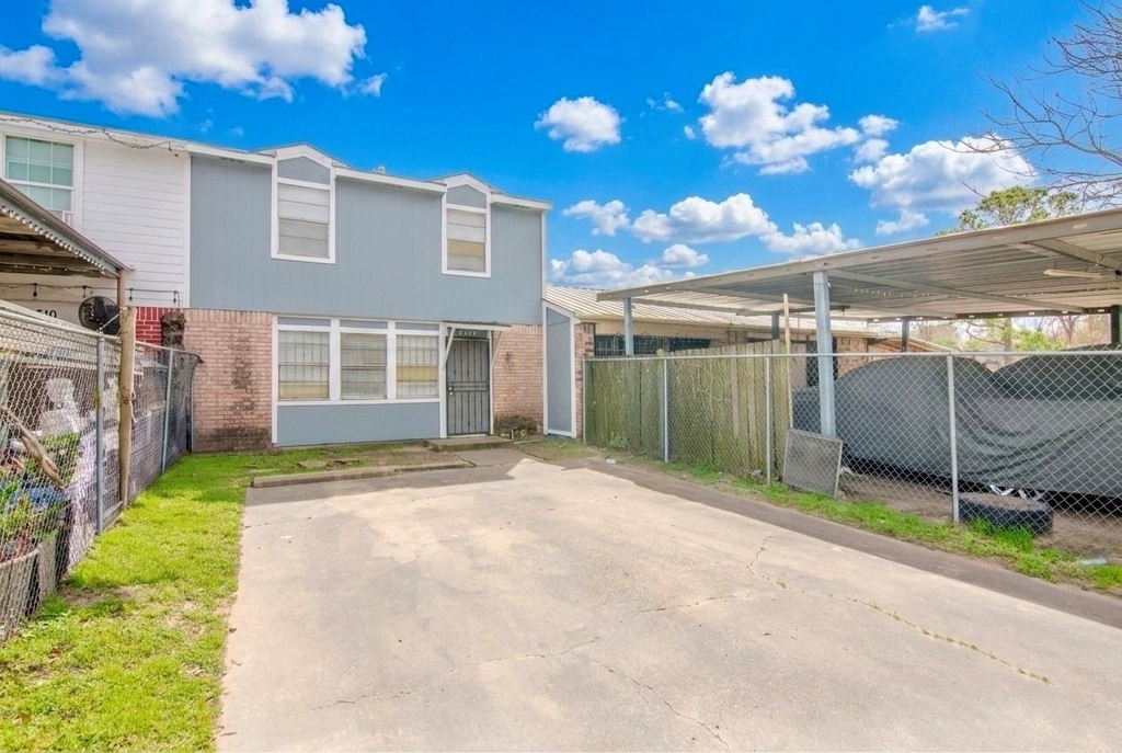 9706 Farragut Street - Photo 0