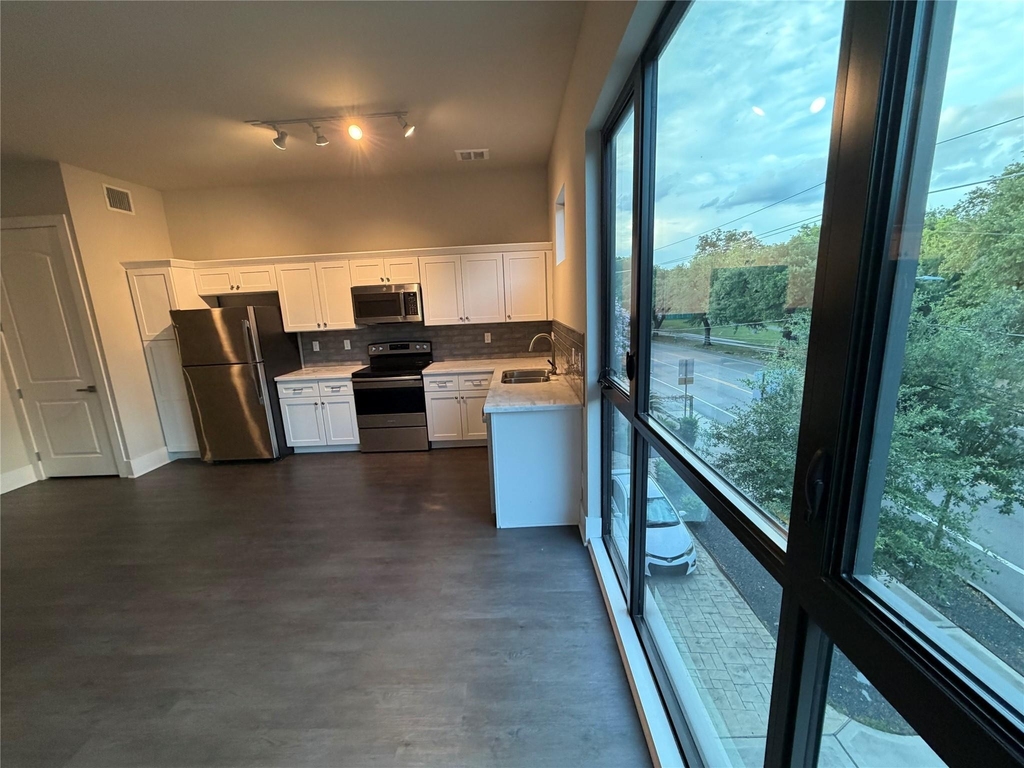 2727 Houston Avenue - Photo 0