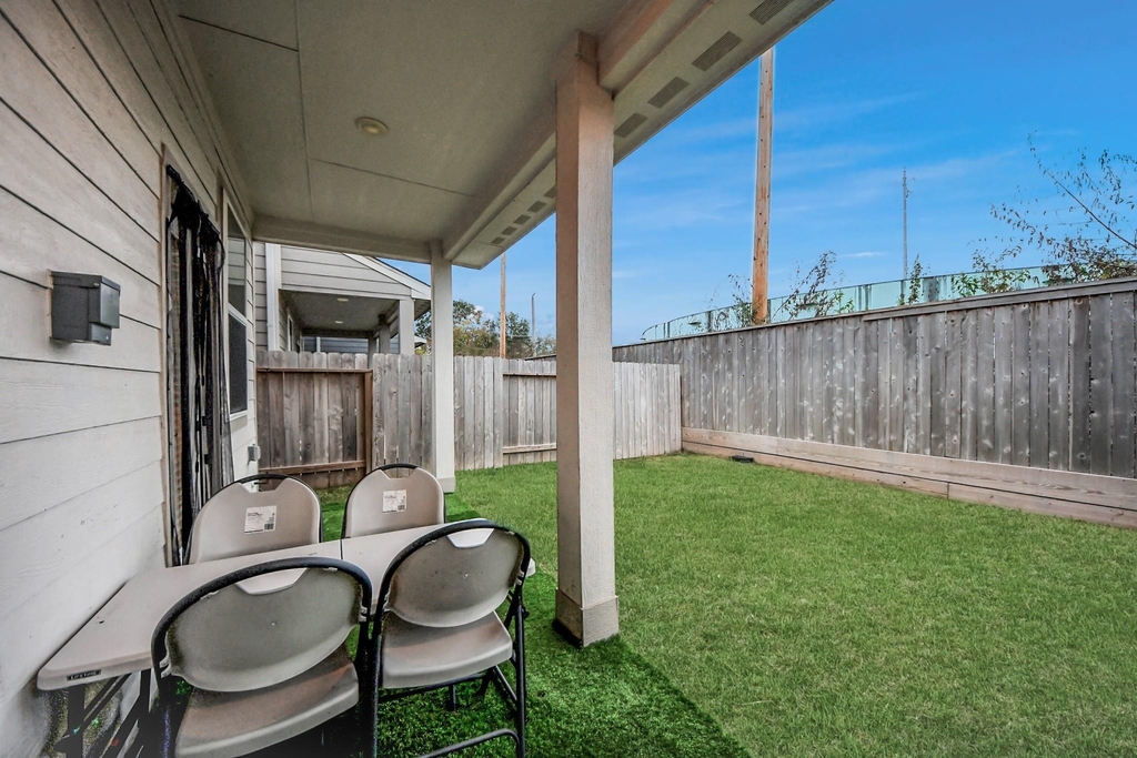 8207 Rising Stream Drive - Photo 6